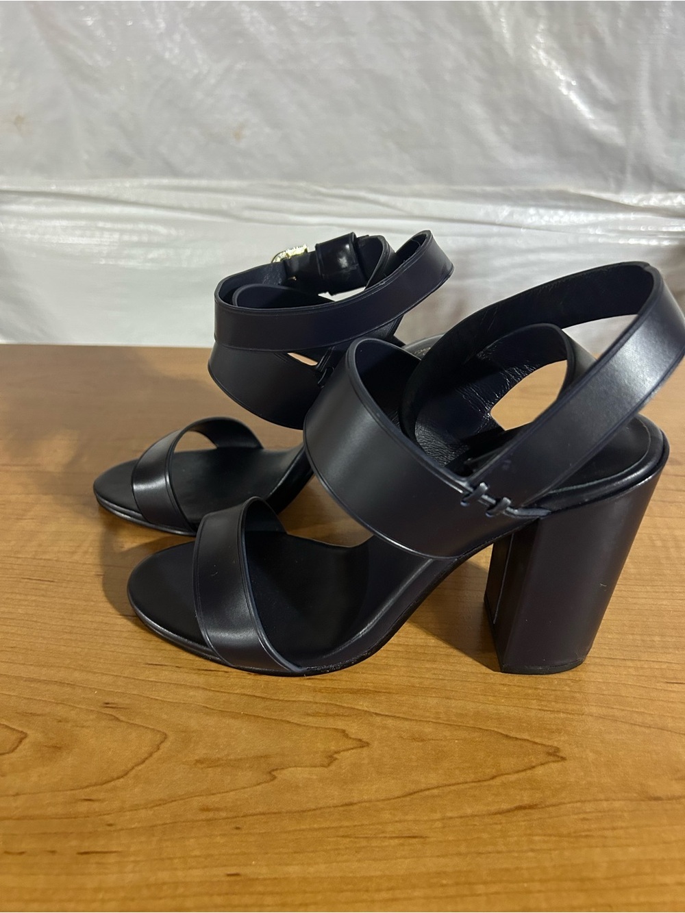 Brooks Brothers Navy Blue Leather Block Heel Sandals